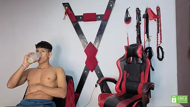 Nicolas AthleticBoy online show from 07-01-26, 10:53