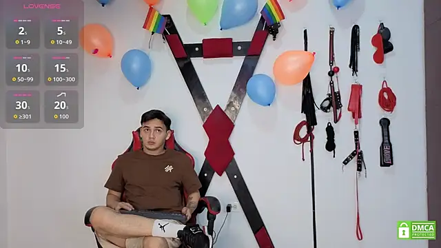 Nicolas AthleticBoy online show from 07-12-26, 08:11