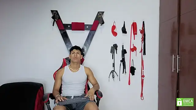 Nicolas AthleticBoy online show from 07-24-26, 07:45