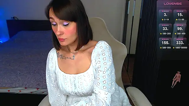 Snapshot of MelLovell chatting on 06-08-26, 10:10 MelLovell online show from 06-08-26, 10:10