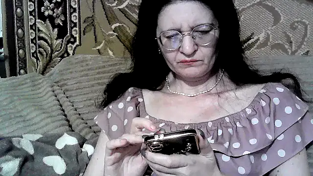 Snapshot of Dear_Annet chatting on 06-06-26, 08:24 Dear Annet online show from 06-06-26, 08:24