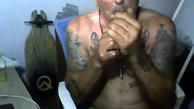 Snapshot of SlickDickyadown chatting on 06-04-26, 10:27 SlickDickyadown online show from 06-04-26, 10:27