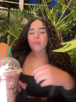 Snapshot of Antonella_Whitmore chatting on 06-19-26, 11:41 Antonella Whitmore online show from 06-19-26, 11:41