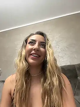 Snapshot of BabesGoWild chatting on 01-16-25, 05:53 BabesGoWild online show from 01-16-25, 05:53