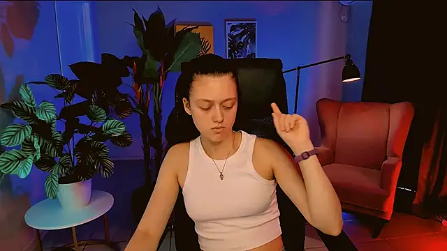 Snapshot of TunaHolli chatting on 06-06-26, 06:51 TunaHolli online show from 06-06-26, 06:51