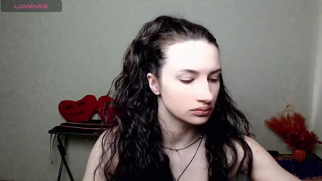Snapshot of LilithRivi chatting on 06-13-26, 02:15 LilithRivi online show from 06-13-26, 02:15