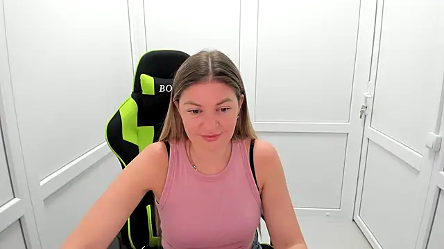 MiaSummerr  online show from 06-30-26, 06:47