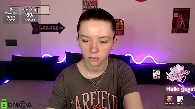 CarolInWonderland online show from 07-31-26, 07:08