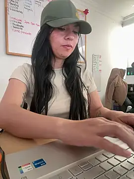 Snapshot of vanellopeFoxx chatting on 07-24-26, 05:11 vanellopeFoxx online show from 07-24-26, 05:11