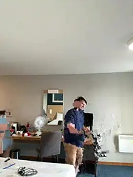 Shycouple7295 online show from 07-12-26, 05:48