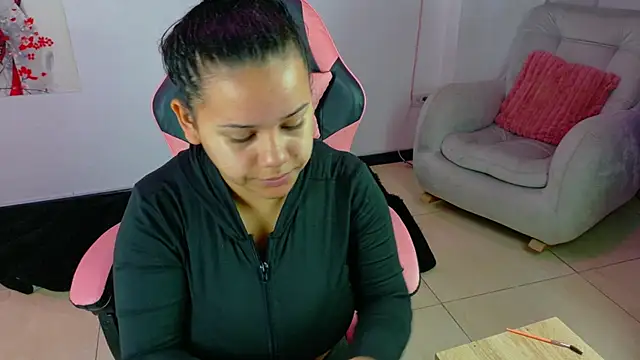 NahomyEvans online show from 07-25-26, 10:57
