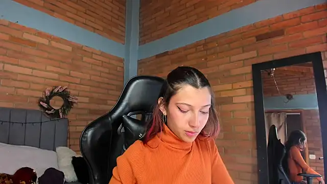Emma belley online show from 06-13-26, 07:12