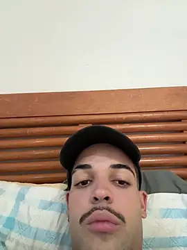 Snapshot of caio18b chatting on 06-09-26, 06:41 caio18b online show from 06-09-26, 06:41