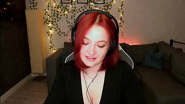 MiaSelene  online show from 06-18-26, 01:50