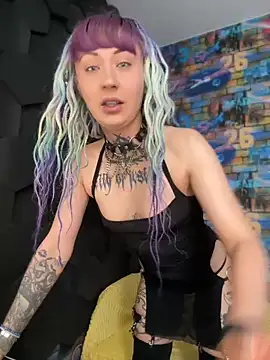 MoonAndDagger online show from 06-08-26, 06:25