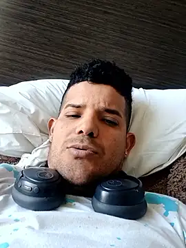 carlos0204 online show from 06-08-26, 01:33