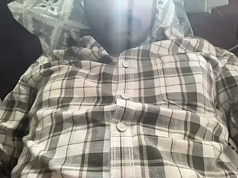Snapshot of NAVIN0001 chatting on 07-27-26, 04:19 NAVIN0001 online show from 07-27-26, 04:19