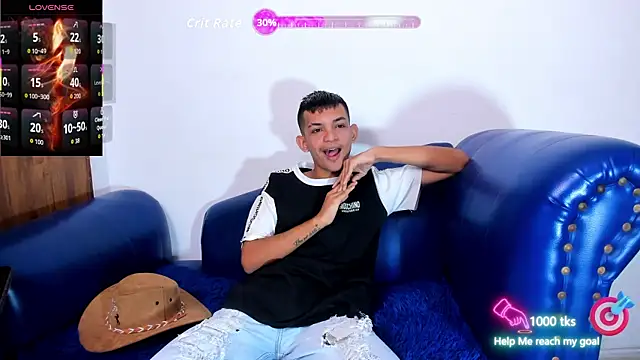 Snapshot of littlecum18 chatting on 08-03-26, 02:00 littlecum18 online show from 08-03-26, 02:00