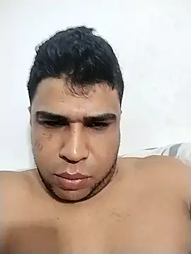 Snapshot of moreno1c chatting on 06-10-26, 05:18 moreno1c online show from 06-10-26, 05:18