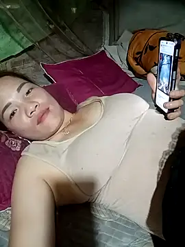 Snapshot of Eirlys-baby chatting on 07-13-26, 08:28 Eirlys-baby online show from 07-13-26, 08:28