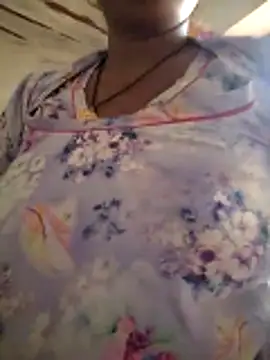 Snapshot of riyana_tai chatting on 06-13-26, 04:21 riyana tai online show from 06-13-26, 04:21