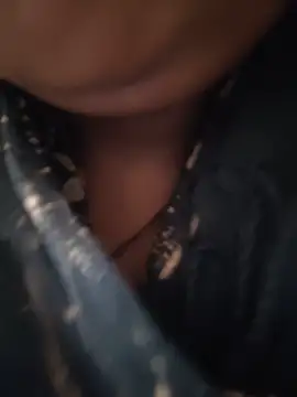 Snapshot of riyana_tai chatting on 06-18-26, 04:13 riyana tai online show from 06-18-26, 04:13