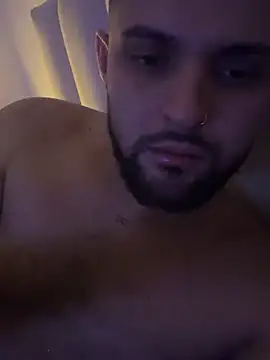 Snapshot of thomasdavila chatting on 06-08-26, 04:02 thomasdavila online show from 06-08-26, 04:02