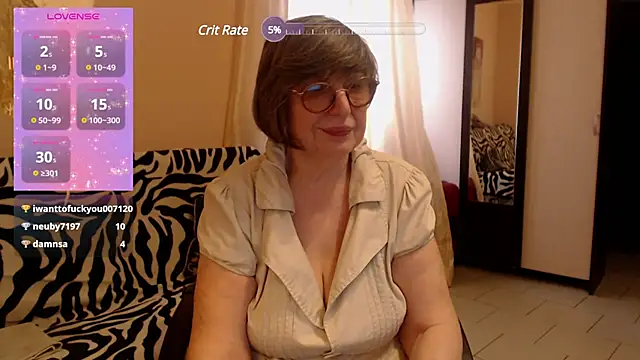 Snapshot of Sharon_Amore chatting on 03-08-25, 08:00 Sharon Amore online show from 03-08-25, 08:00