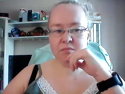 Snapshot of Viola27 chatting on 06-10-26, 08:02 Viola27 online show from 06-10-26, 08:02