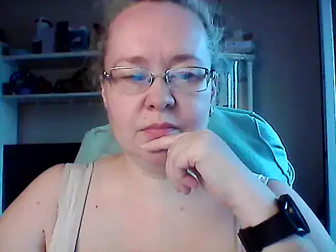 Viola27 online show from 06-15-26, 02:19
