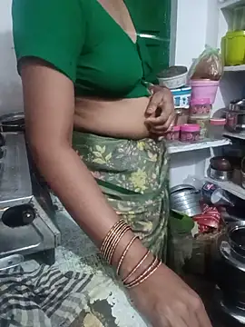 Snapshot of honey-telugu33 chatting on 06-08-26, 04:35 honey-telugu33 online show from 06-08-26, 04:35
