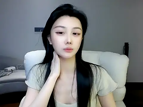 Snapshot of SylvieMaya chatting on 06-10-26, 04:50 SylvieMaya online show from 06-10-26, 04:50