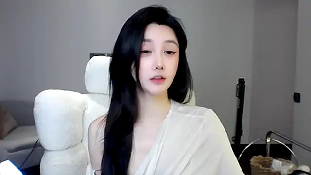 SylvieMaya online show from 08-02-26, 04:16