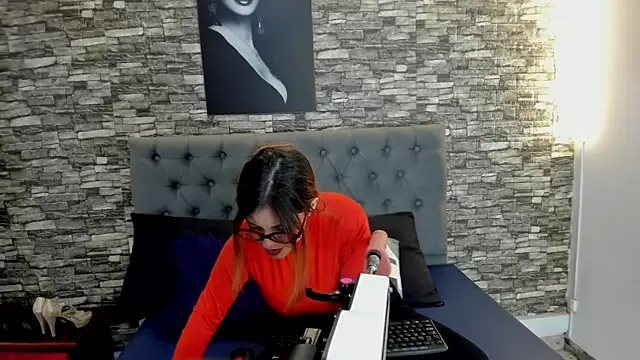 Snapshot of AngeliqueGirard chatting on 07-05-26, 09:11 AngeliqueGirard online show from 07-05-26, 09:11