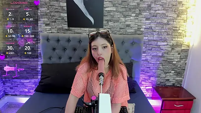 Snapshot of AngeliqueGirard chatting on 07-18-26, 07:50 AngeliqueGirard online show from 07-18-26, 07:50