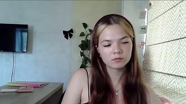 AvrilGillig online show from 07-15-26, 07:35