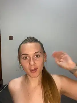 FlirtySophiaa online show from 06-18-26, 10:58