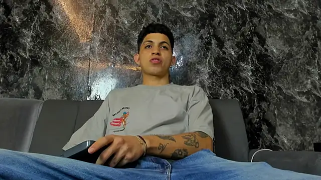 cameron lux77 online show from 06-19-26, 04:28