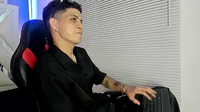 cameron lux77 online show from 06-26-26, 03:44