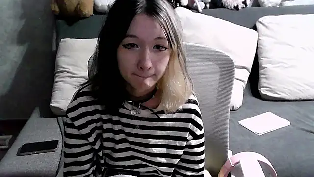 Lilfain baby online show from 07-28-26, 03:21