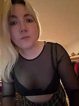 LauraStarr online show from 06-16-26, 12:41