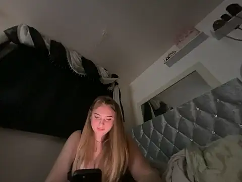 Violetsinxx online show from 06-14-26, 02:24