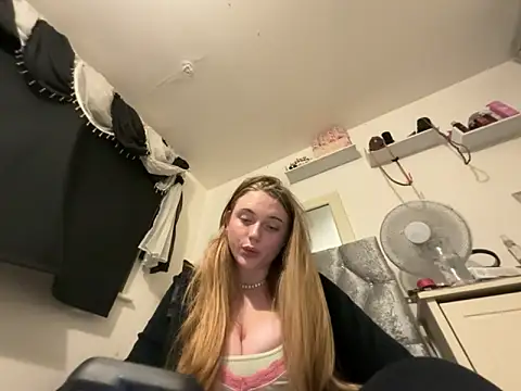 Violetsinxx online show from 06-15-26, 10:23