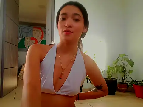 Snapshot of livi_Moon chatting on 06-11-26, 09:35 livi Moon online show from 06-11-26, 09:35