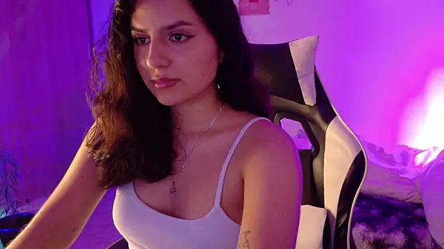 Snapshot of Selenyx_3 chatting on 06-25-26, 05:23 Selenyx 3 online show from 06-25-26, 05:23