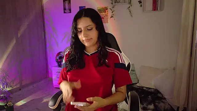 Snapshot of Selenyx_3 chatting on 06-27-26, 11:54 Selenyx 3 online show from 06-27-26, 11:54