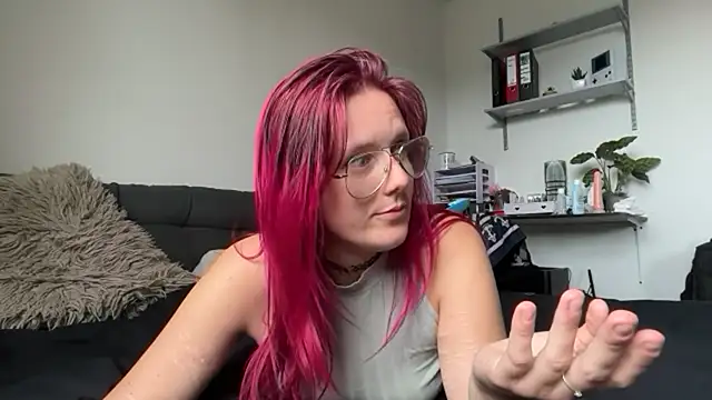 Snapshot of LeaLoveXXX chatting on 07-06-26, 07:05 LeaLoveXXX online show from 07-06-26, 07:05