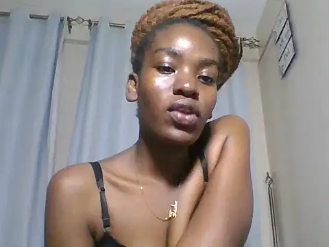 Snapshot of Lola_Allure chatting on 06-18-26, 09:52 Lola Allure online show from 06-18-26, 09:52