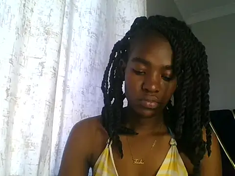Snapshot of Lola_Allure chatting on 06-27-26, 11:04 Lola Allure online show from 06-27-26, 11:04