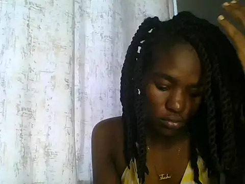 Snapshot of Lola_Allure chatting on 06-27-26, 12:22 Lola Allure online show from 06-27-26, 12:22